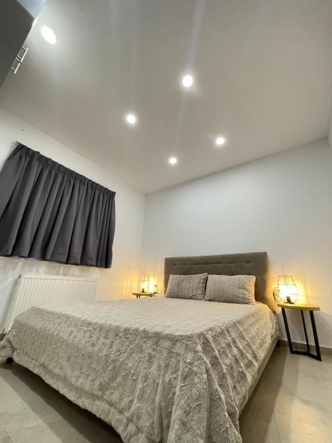Central Luxury Apartment In Paralia Ofryniou Ofrínio Kültér fotó
