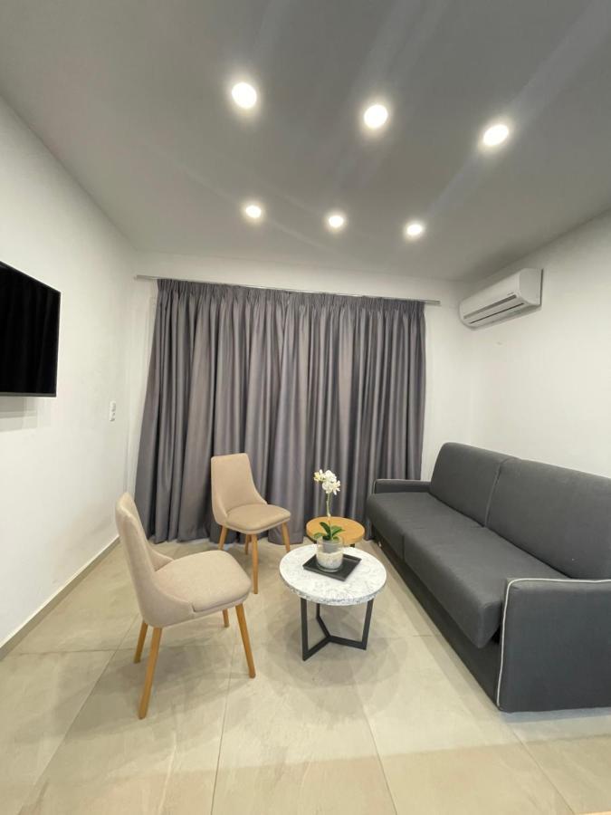 Central Luxury Apartment In Paralia Ofryniou Ofrínio Kültér fotó