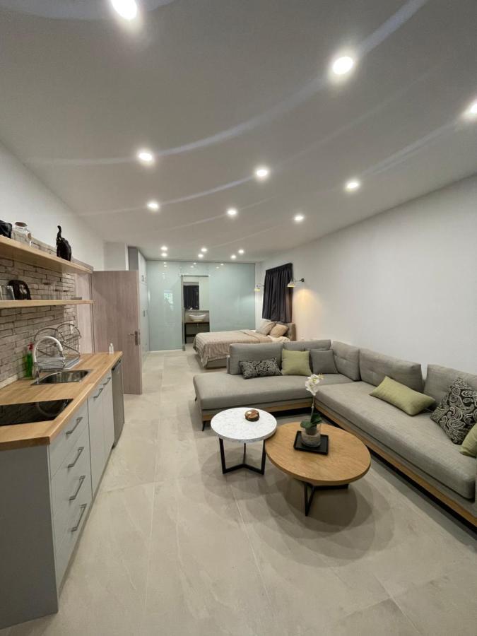 Central Luxury Apartment In Paralia Ofryniou Ofrínio Kültér fotó